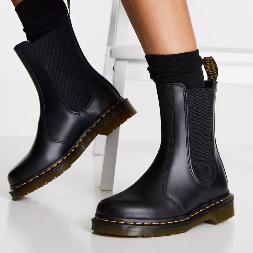 Dr. Marten 2976 Hi Flat Chelsea Boot